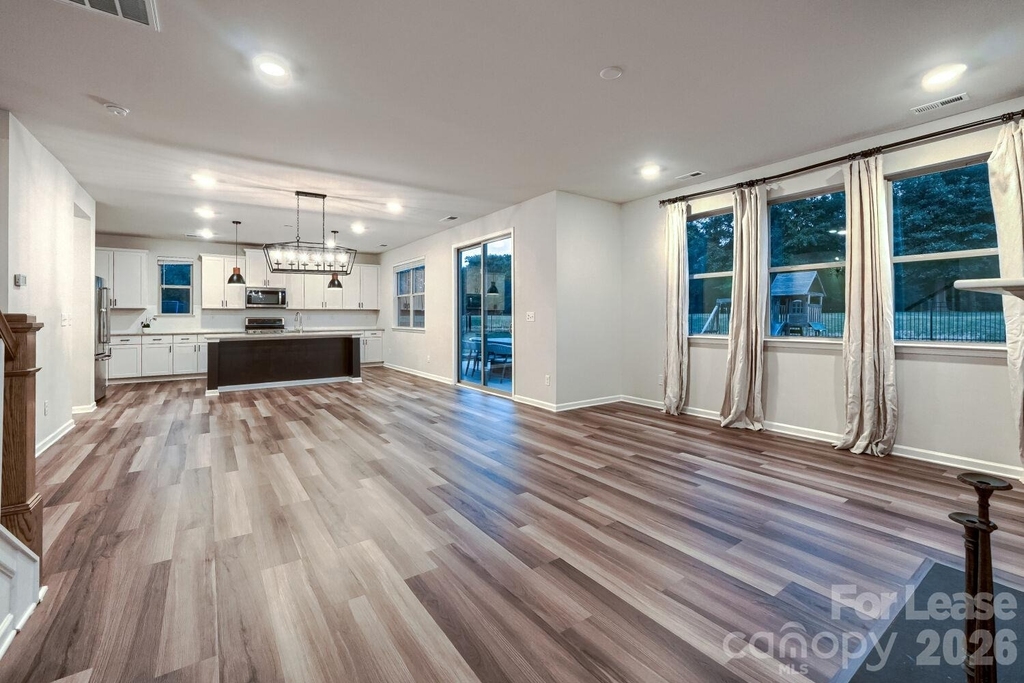 1003 Yearden Lane - Photo 6