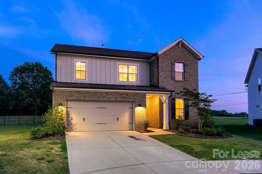 1003 Yearden Lane - Photo 2
