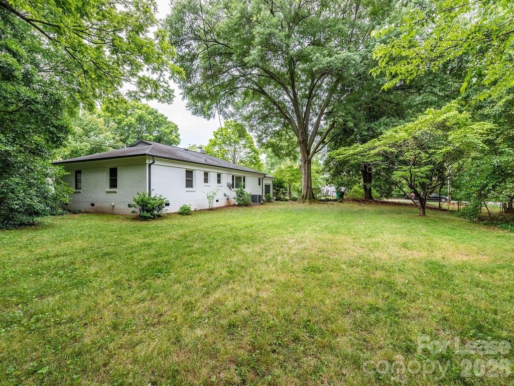 1301 N Sharon Amity Road - Photo 21