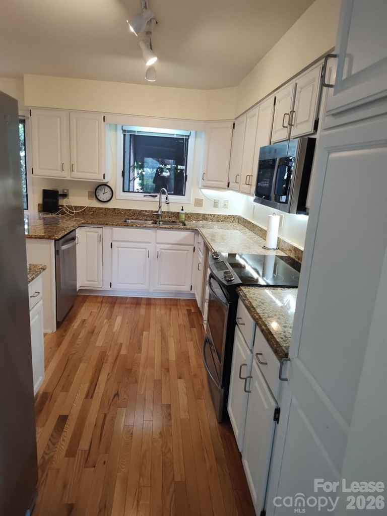 111 Bluffview Lane - Photo 3