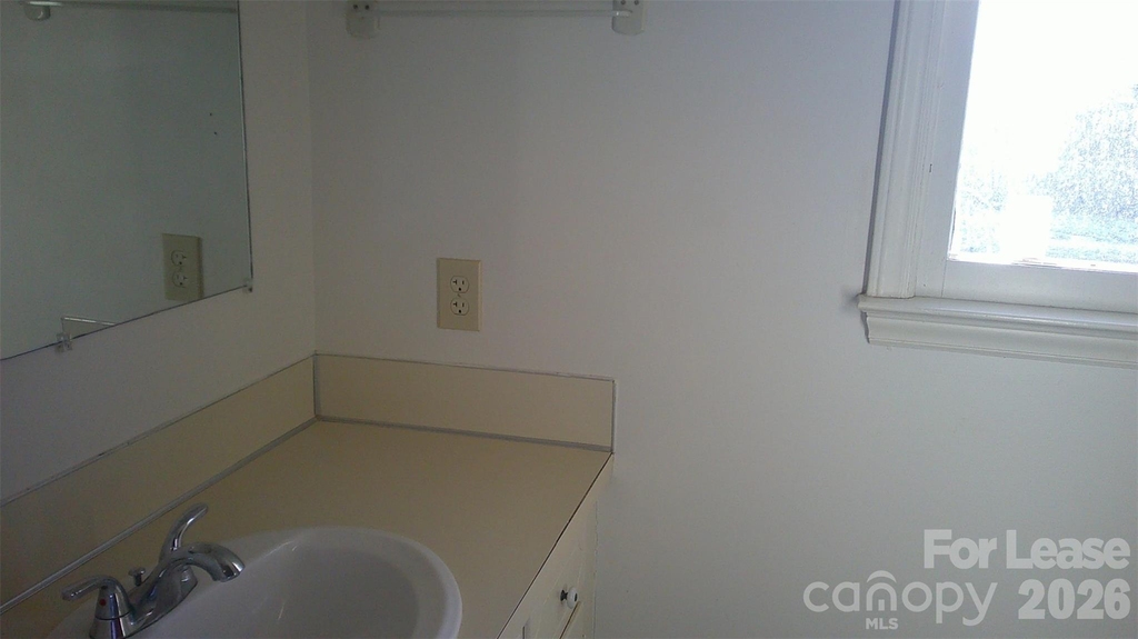 114 5th Avenue Ne - Photo 8
