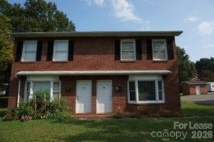 114 5th Avenue Ne - Photo 0
