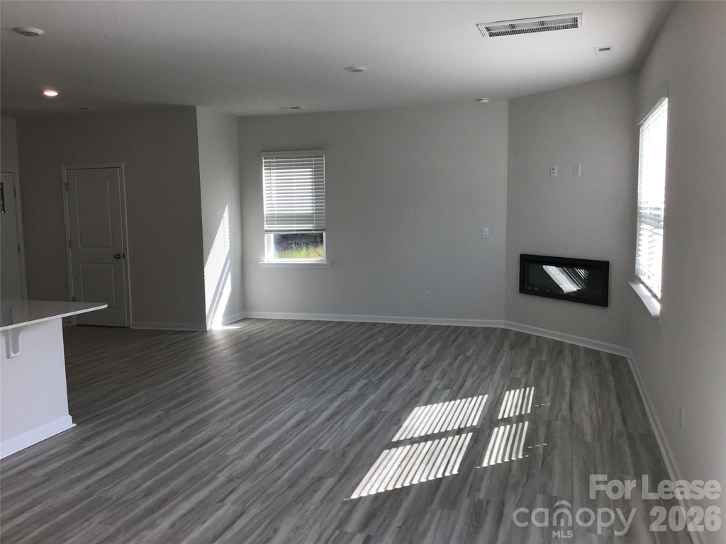 1343 37th Avenue Lane Ne - Photo 3