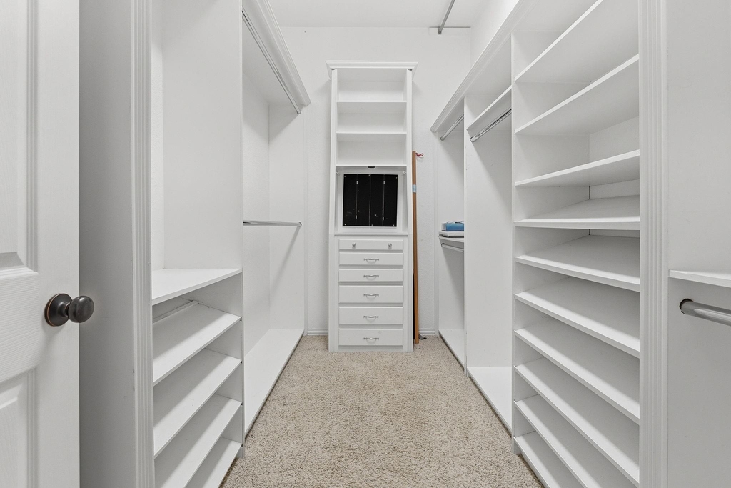 6107 Volunteer Place - Photo 23