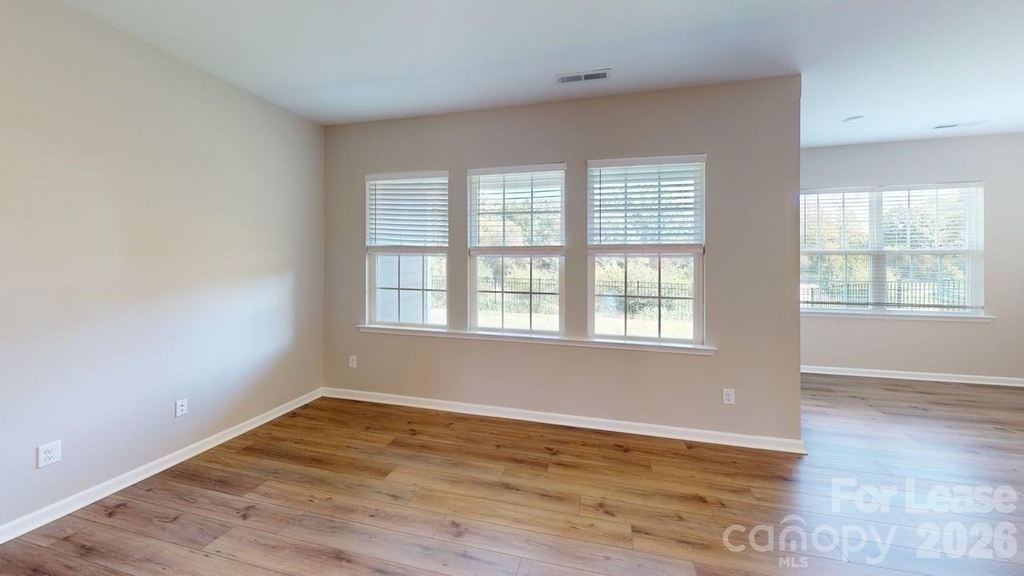 139 Pampas Place - Photo 7