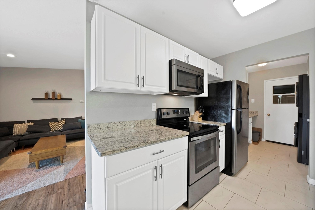 1400 Lorrie Drive - Photo 15