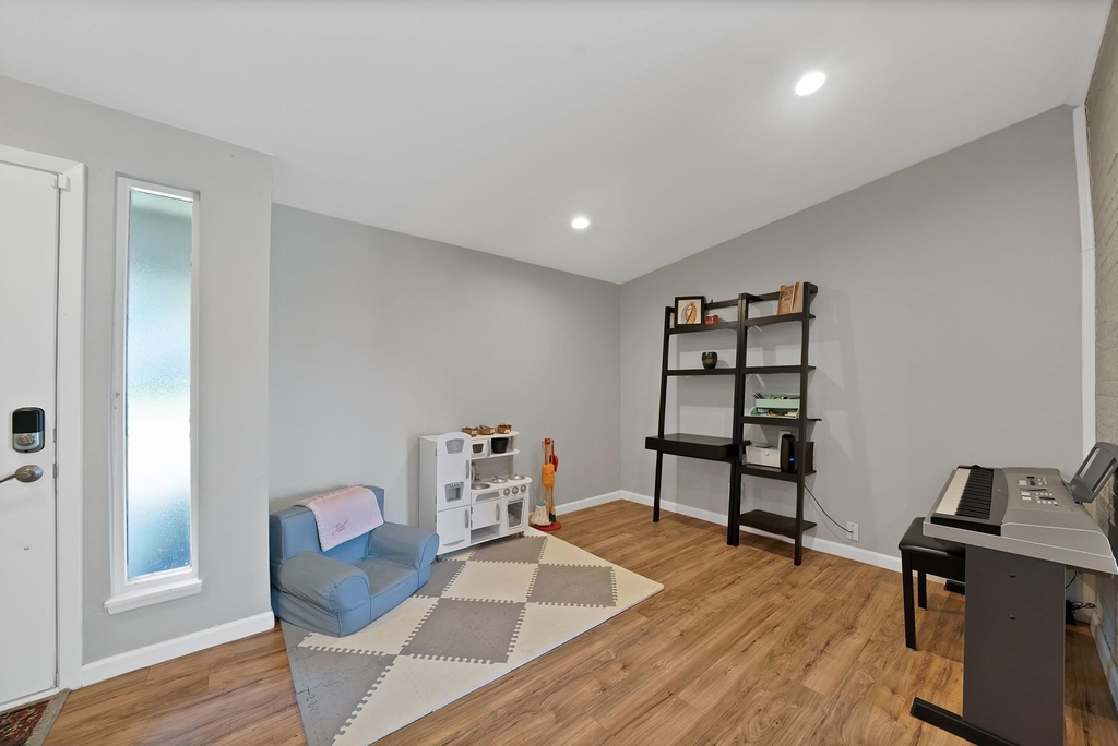 1400 Lorrie Drive - Photo 6