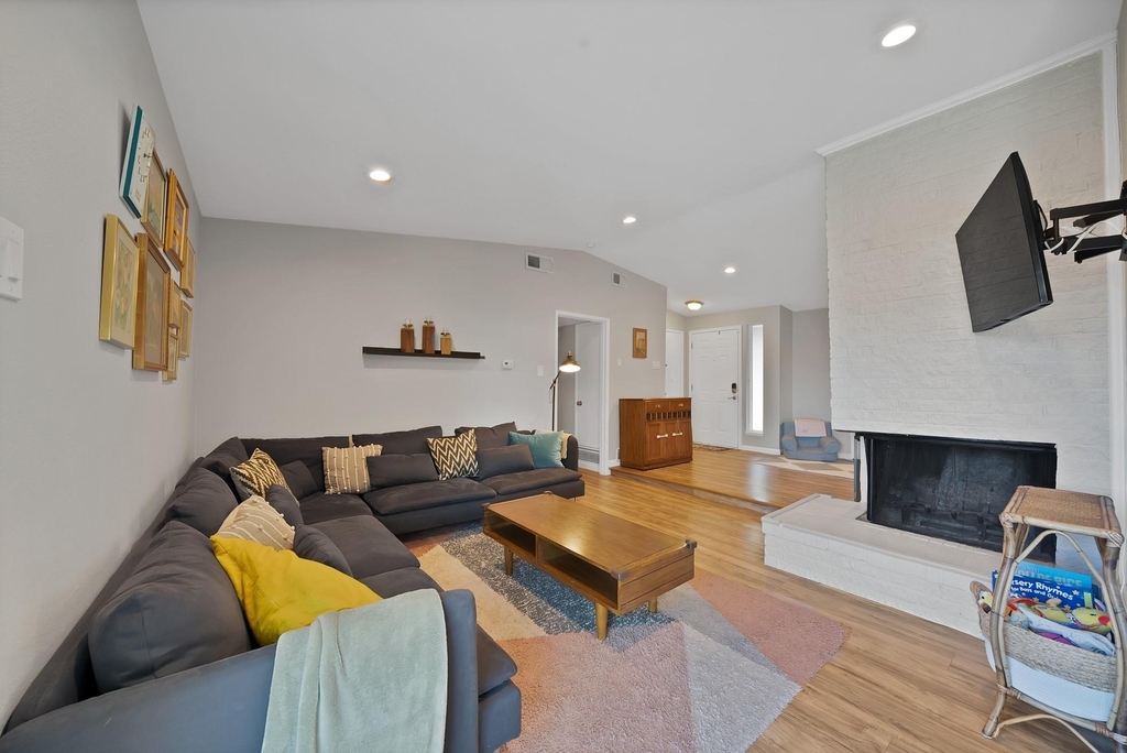 1400 Lorrie Drive - Photo 12
