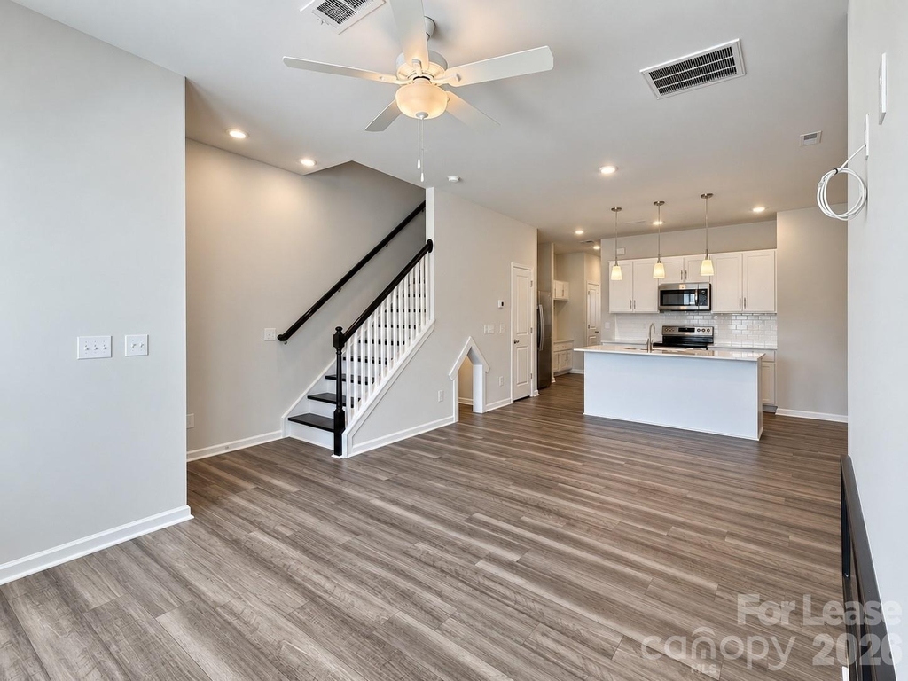 6528 Harlech Street - Photo 6