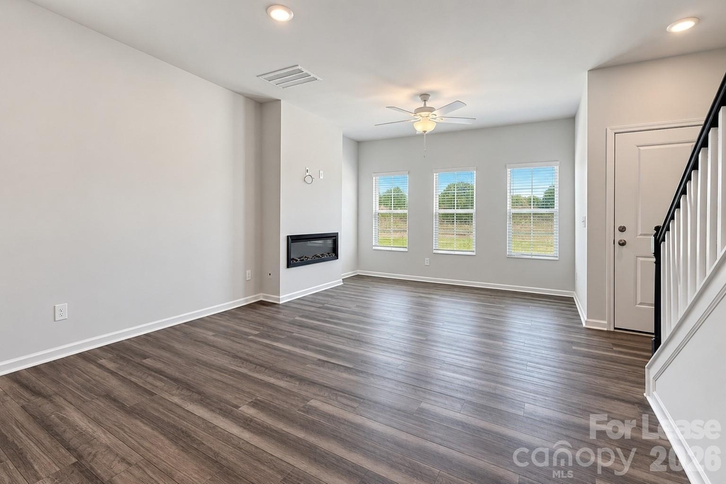 6528 Harlech Street - Photo 4