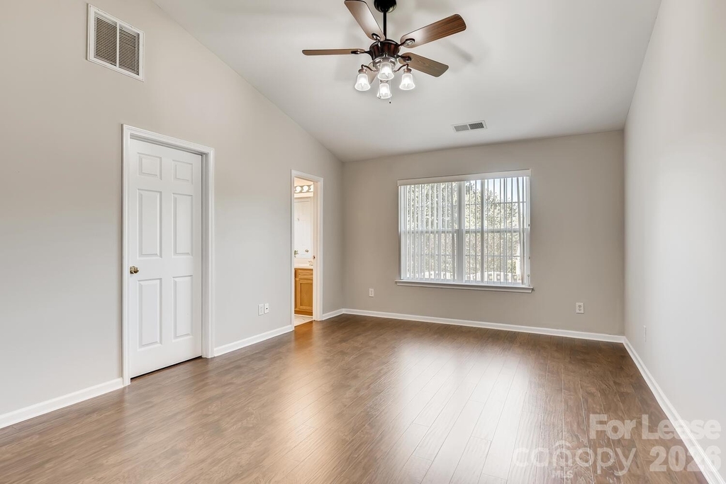 127 Golden Valley Drive - Photo 8