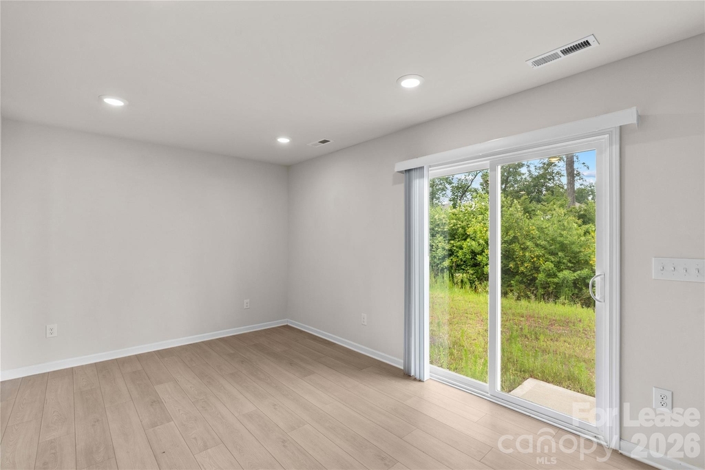 167 Hazelnut Way - Photo 8
