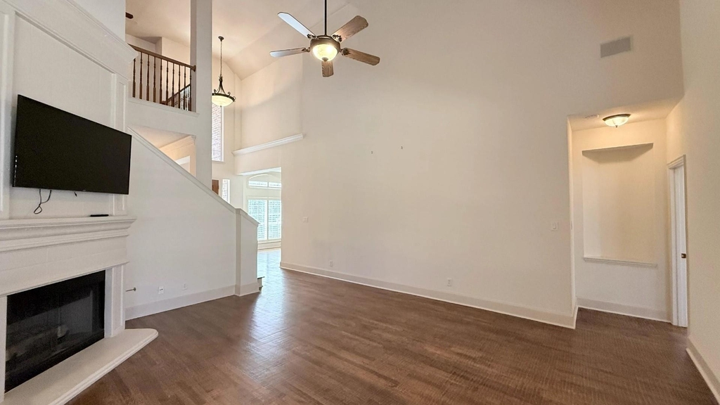 5700 Travis Drive - Photo 10