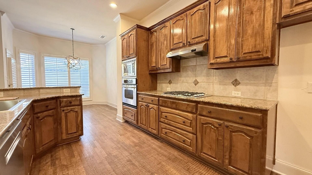 5700 Travis Drive - Photo 3
