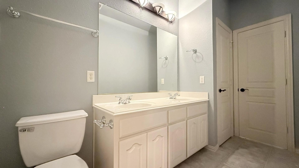 5700 Travis Drive - Photo 21
