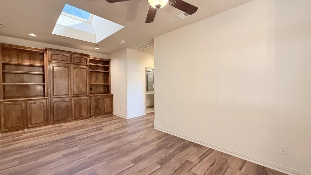 5700 Travis Drive - Photo 19