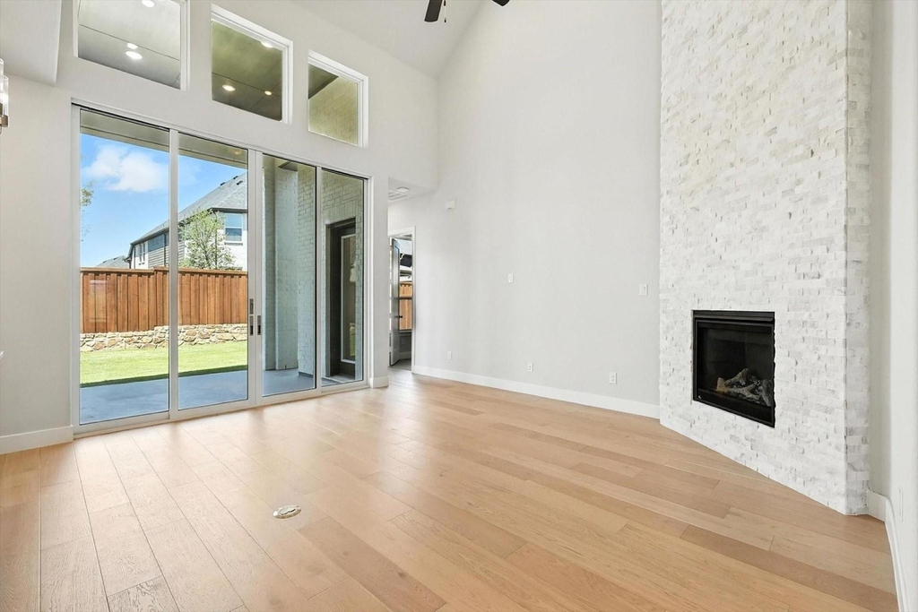 2660 Starwood Drive - Photo 7