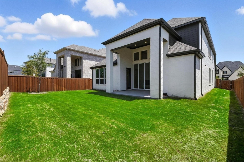 2660 Starwood Drive - Photo 17