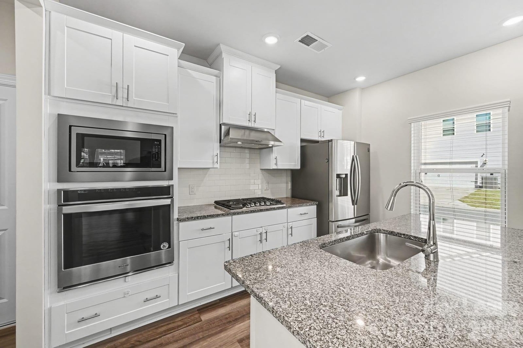 341 Cranford Drive - Photo 7