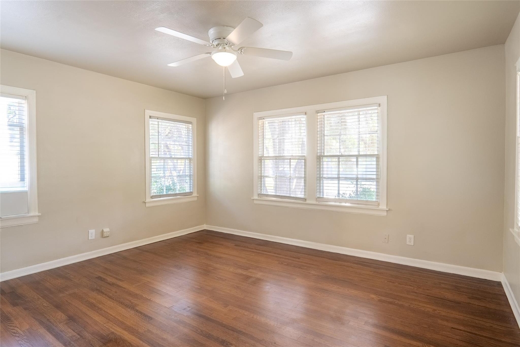 1558 W Shaw - Photo 4
