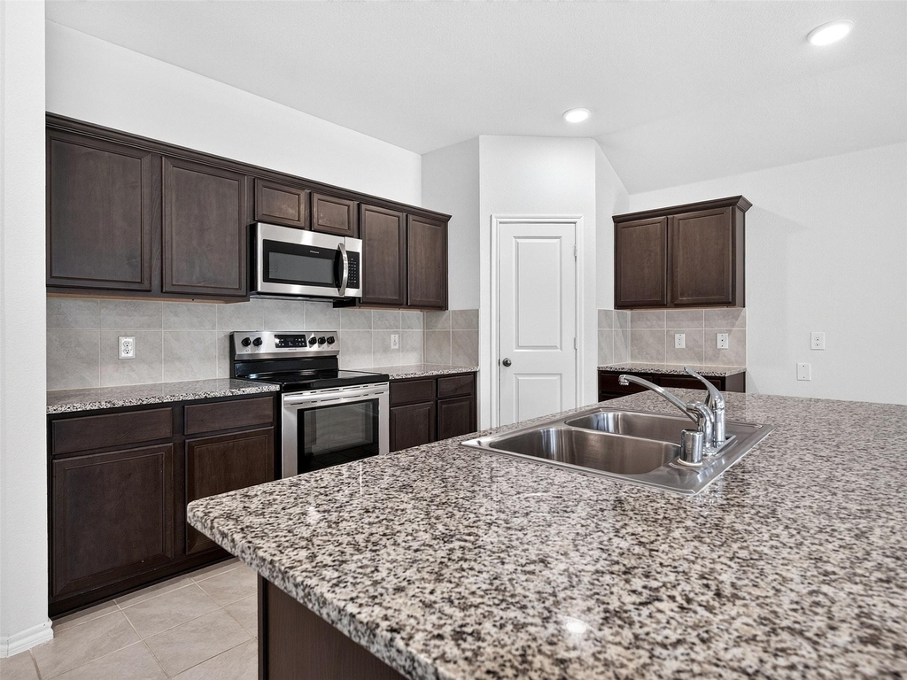 1111 Meadow Side Drive - Photo 14