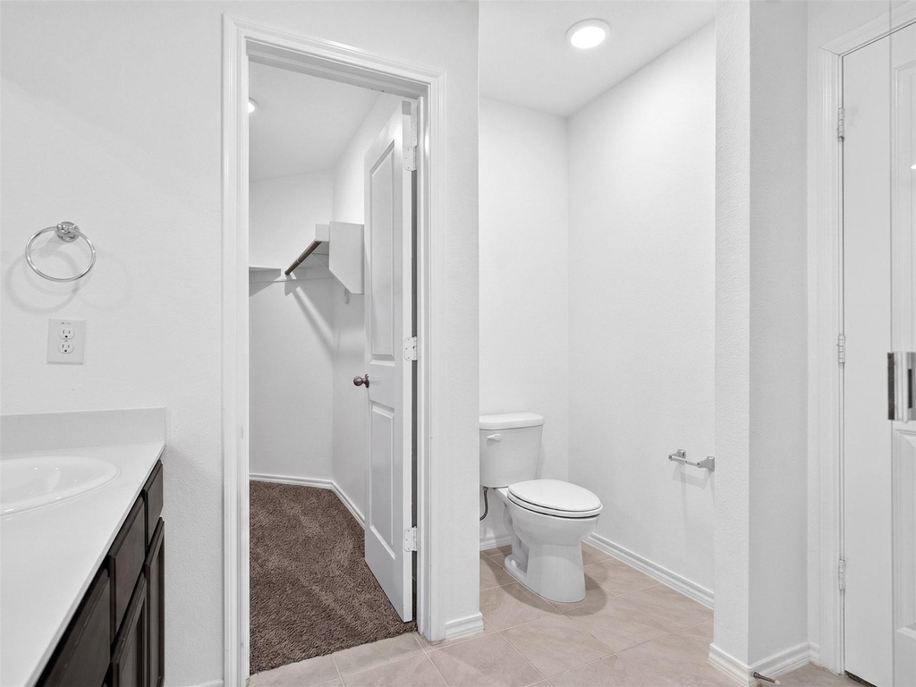 1111 Meadow Side Drive - Photo 4