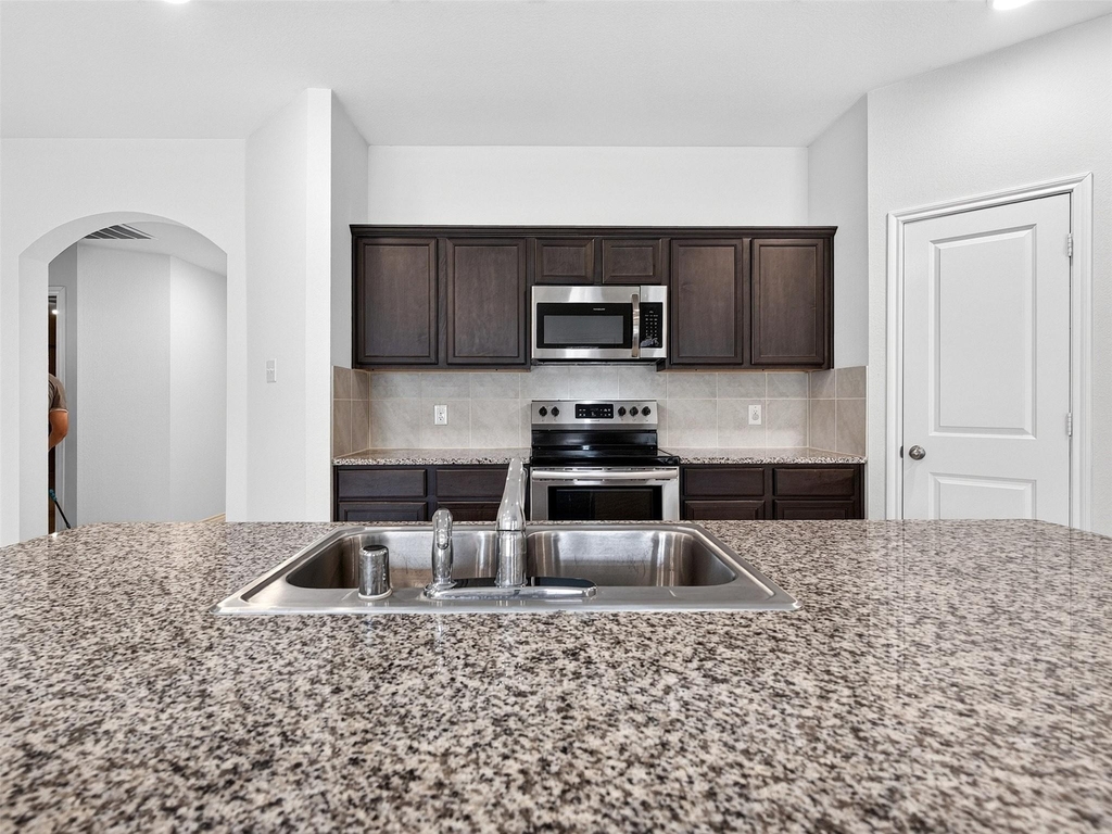 1111 Meadow Side Drive - Photo 15