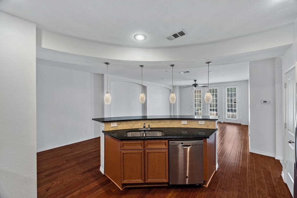 950 Henderson Street - Photo 8