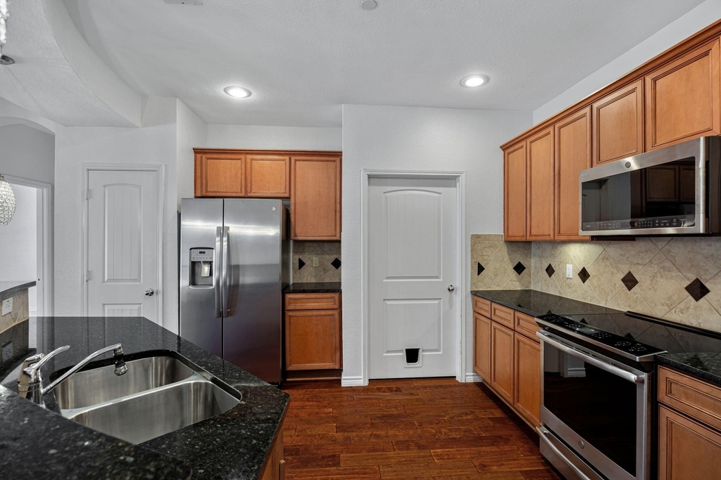 950 Henderson Street - Photo 7