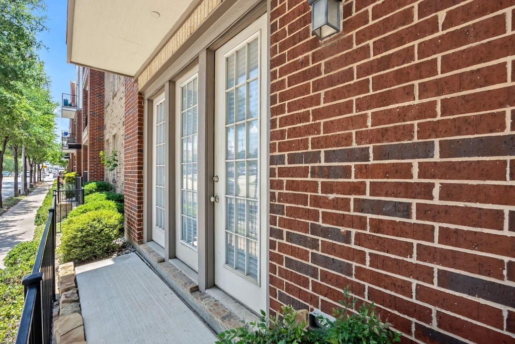 950 Henderson Street - Photo 1