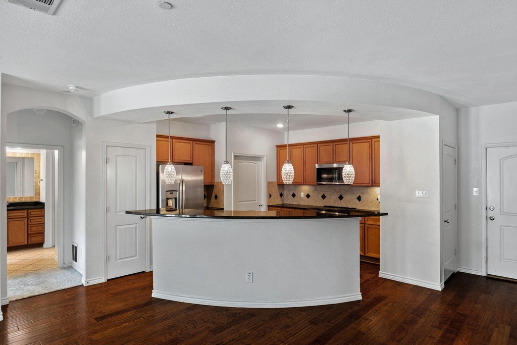950 Henderson Street - Photo 5