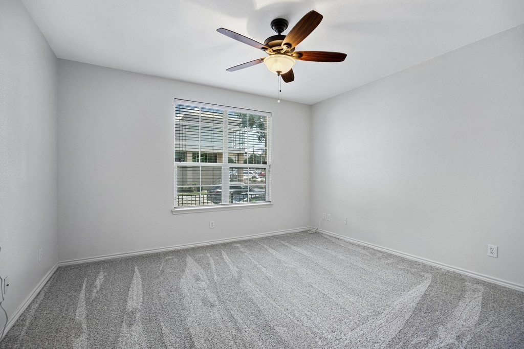 950 Henderson Street - Photo 9