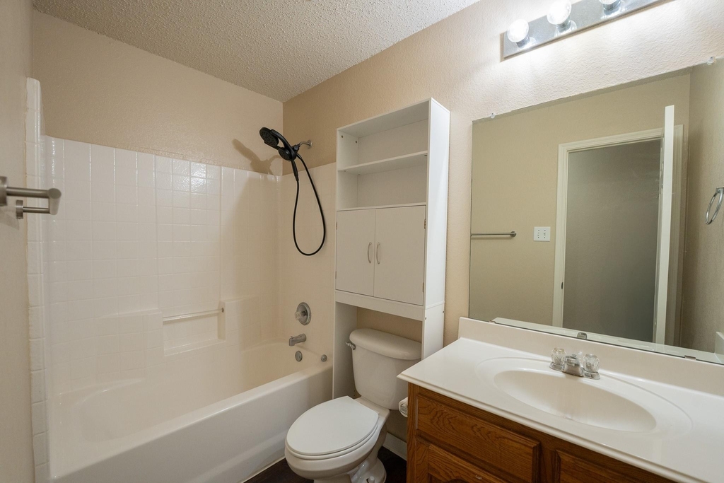 233 Willow Creek Lane - Photo 4