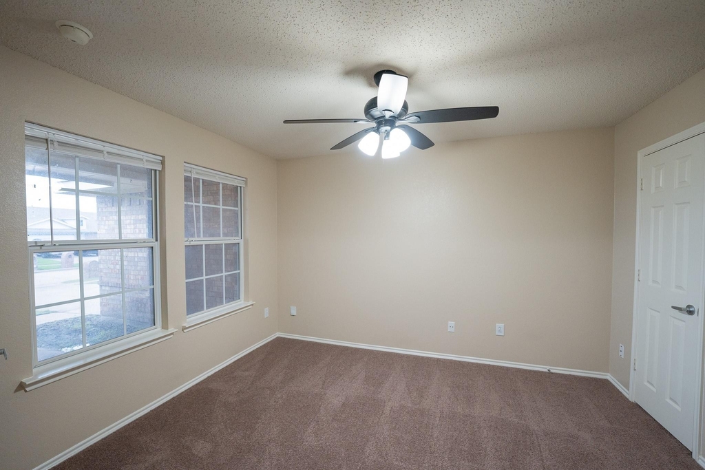 233 Willow Creek Lane - Photo 2