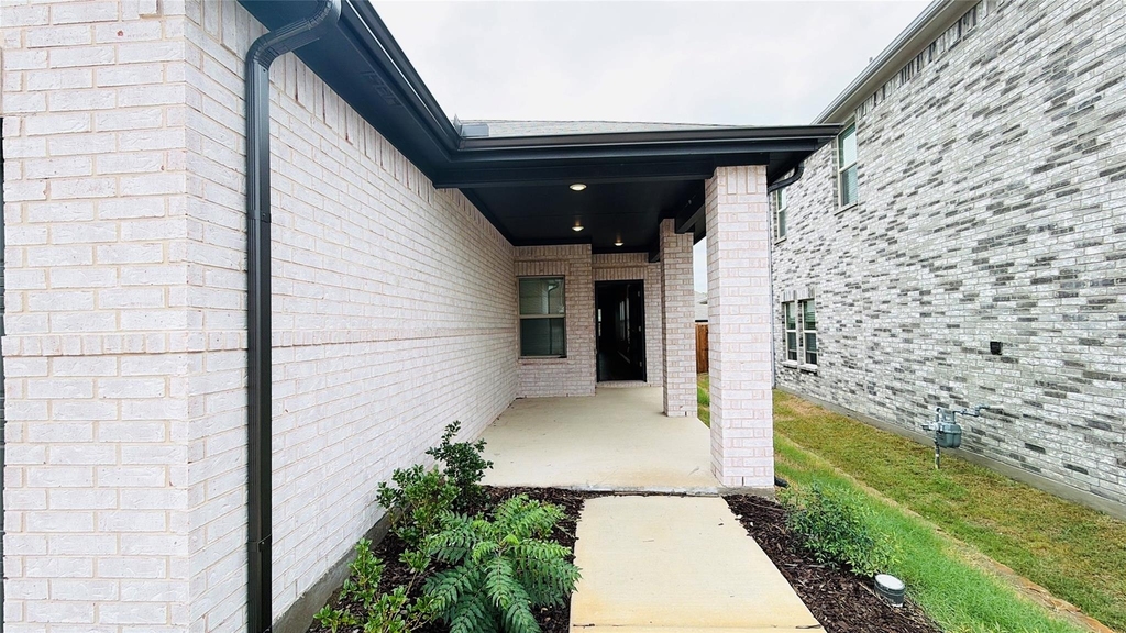 505 Blanton Street - Photo 2