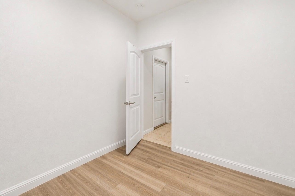 320 Grassland Drive - Photo 7