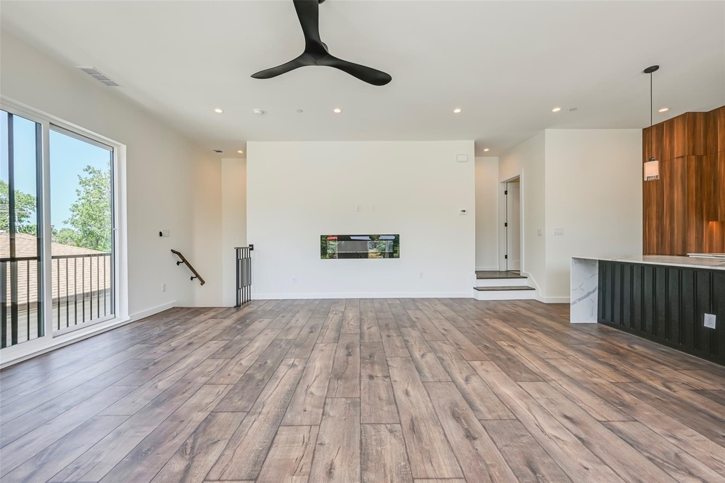 2247 Mail Avenue - Photo 9