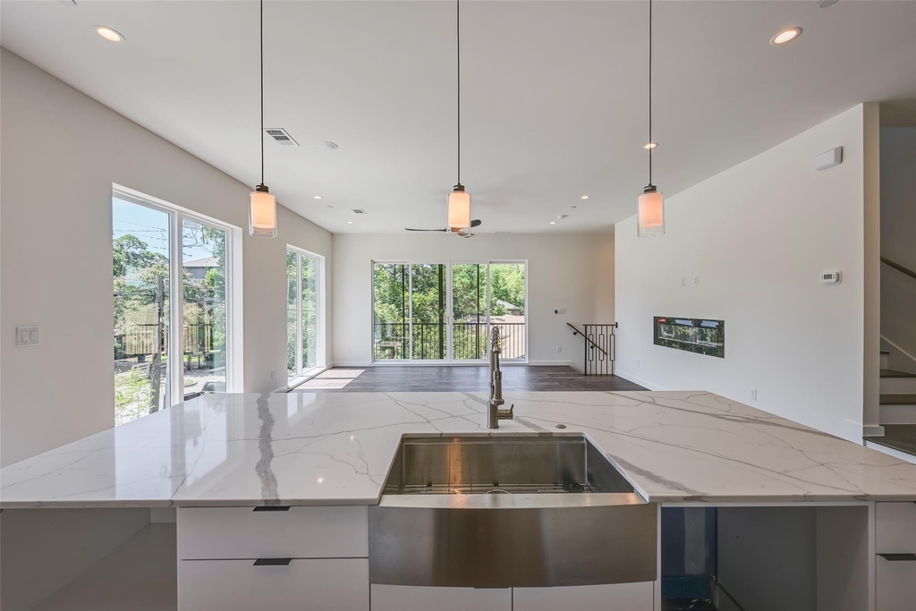 2247 Mail Avenue - Photo 15