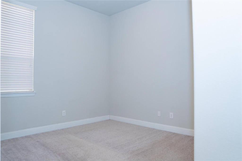 504 Pineview Drive - Photo 11