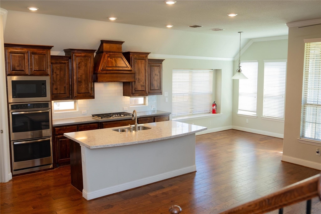 504 Pineview Drive - Photo 4