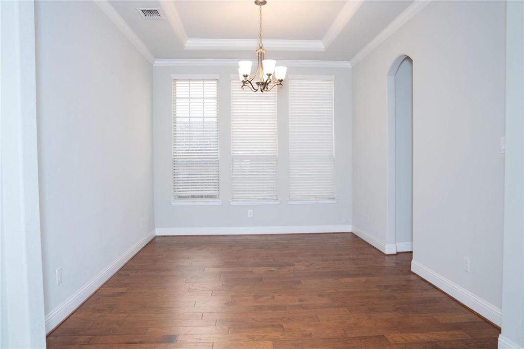 504 Pineview Drive - Photo 5