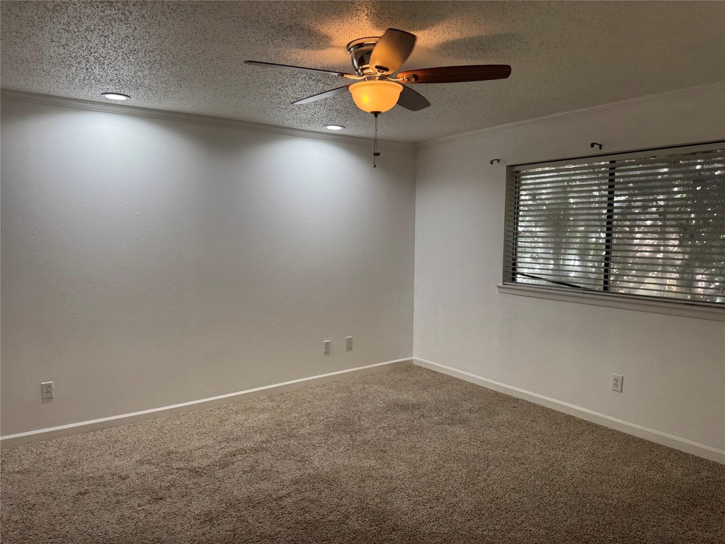 1715 Carolyn Way - Photo 17