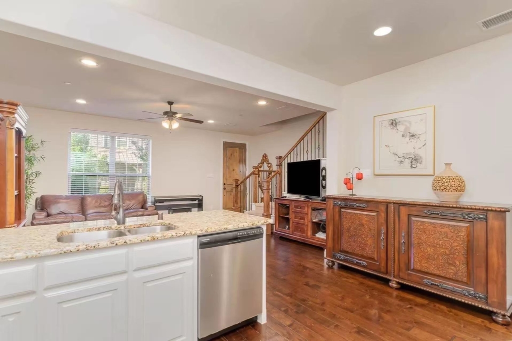 4654c Rhett Lane - Photo 6