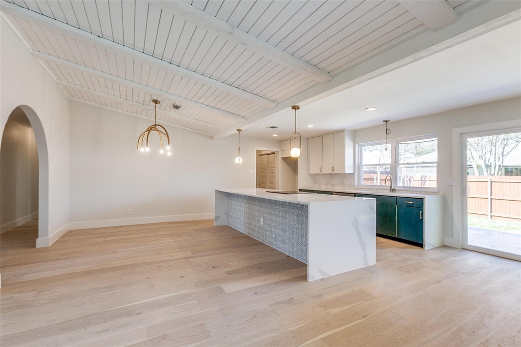 416 Bedford Drive - Photo 6
