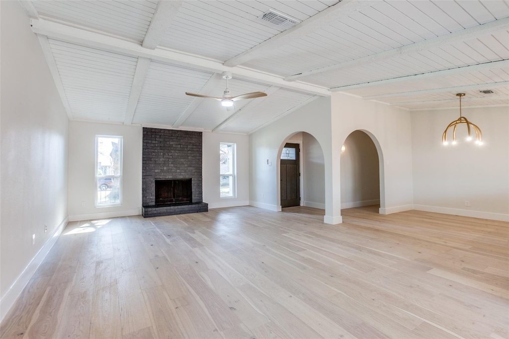 416 Bedford Drive - Photo 2