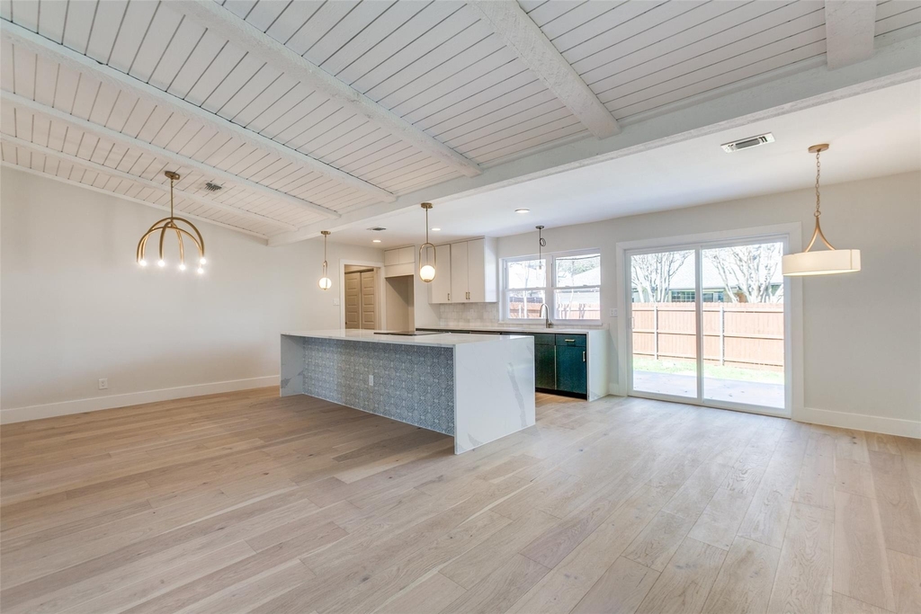 416 Bedford Drive - Photo 5