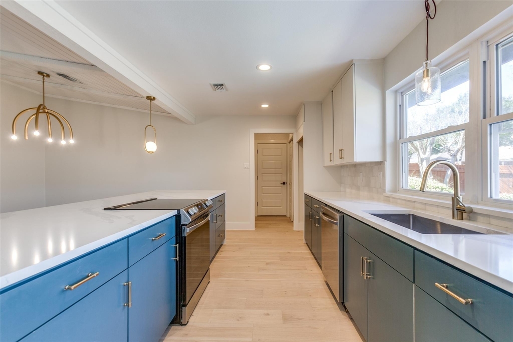 416 Bedford Drive - Photo 11