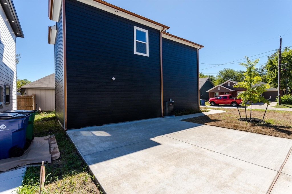 300 Henry Street - Photo 24
