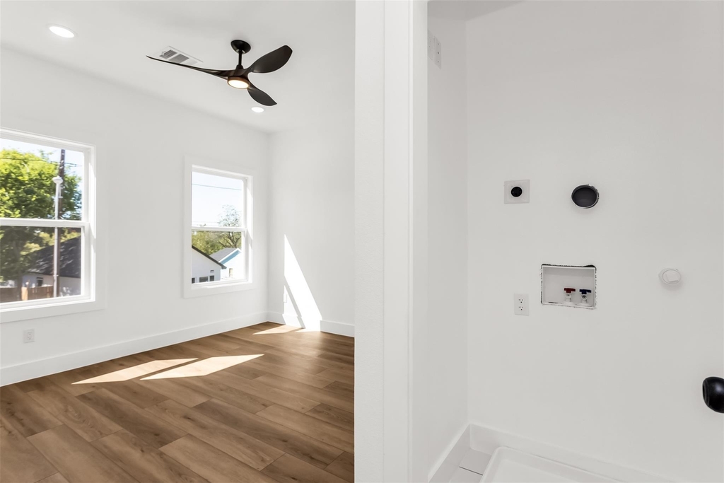 300 Henry Street - Photo 19