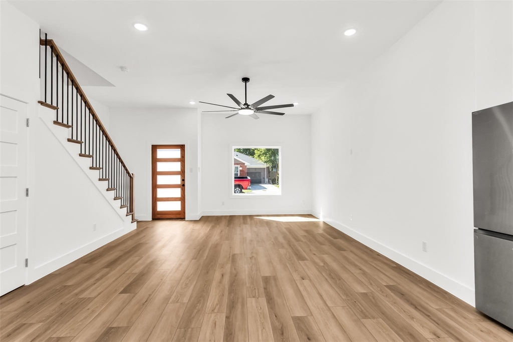 300 Henry Street - Photo 4